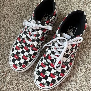 Woman’s Vans 7.5